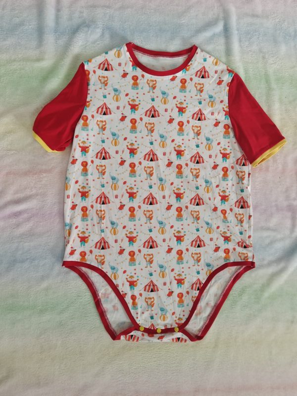 Carnival onesie 44" - Image 2