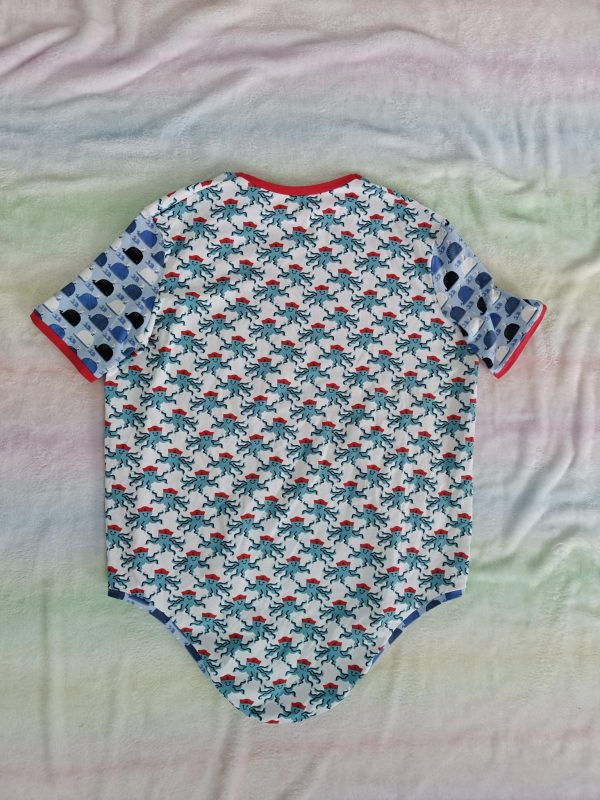Sea creature onesie 50" - Image 3